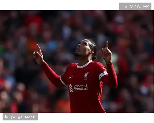 范戴克摘得PFA年度最佳球员桂冠，防守表现备受瞩目