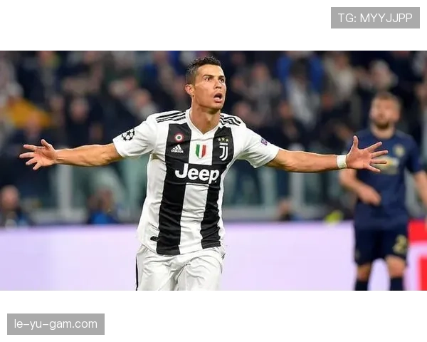 库尔图瓦以1亿欧元转会费创历史，成足坛史上最贵门将