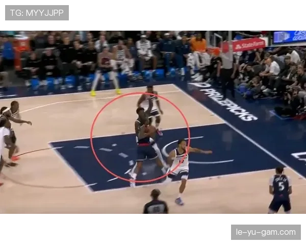 伦纳德减少单打转无球制造错位提升关键回合效率